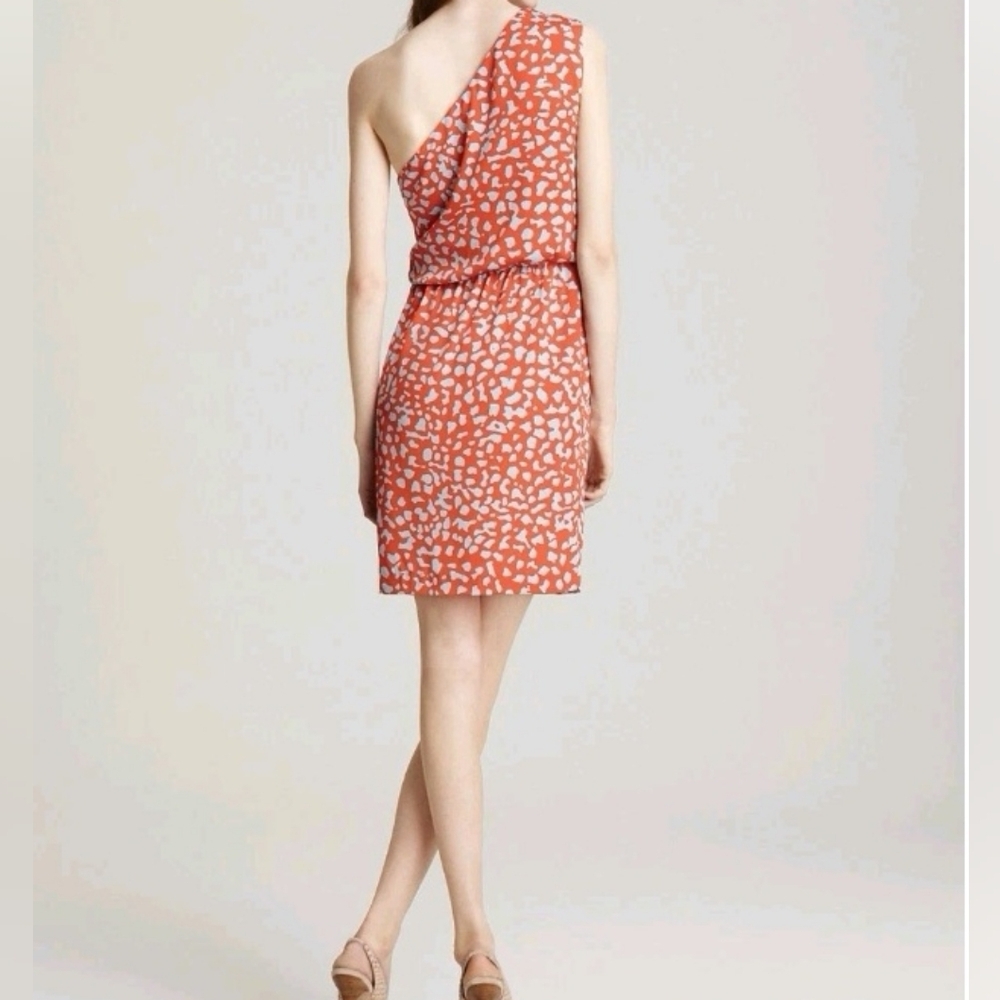 Diane Von Furstenberg One Shoulder dress. - Picture 3 of 6